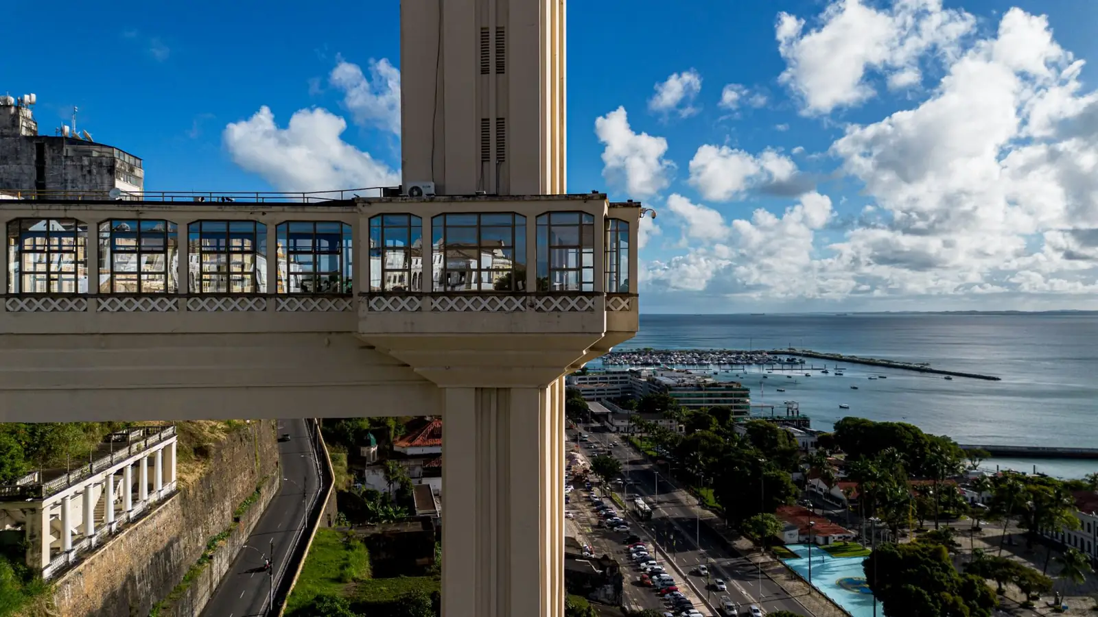 Elevador Lacerda linking Salvador’s upper city with the port below