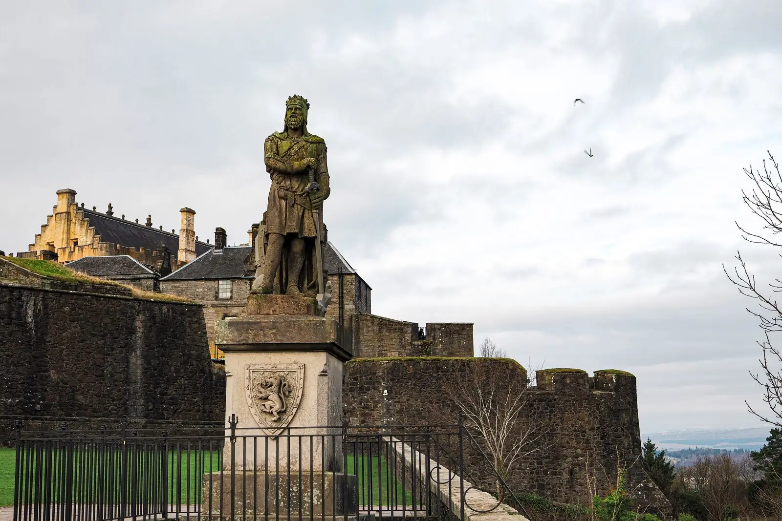 Robert the Bruce statue outside Stirling Castle